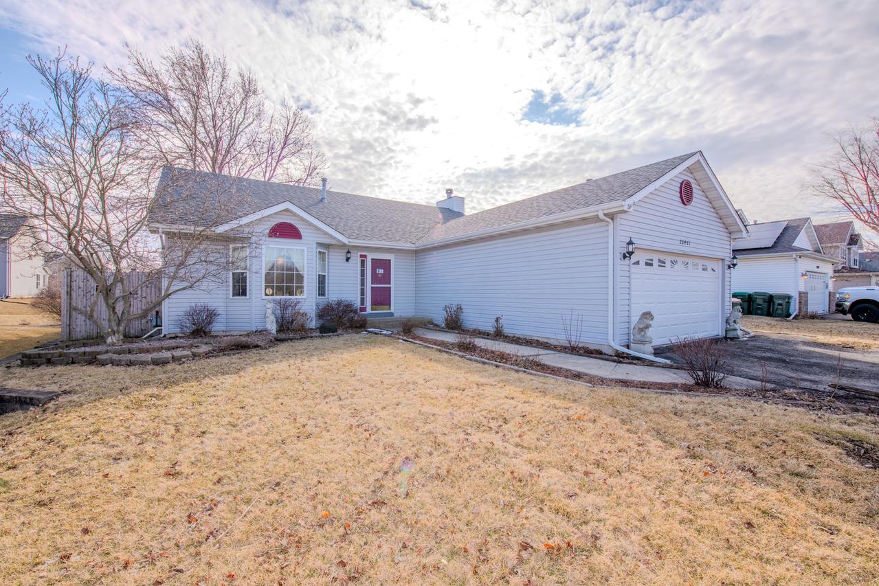 26461 W Stonebriar Way, Channahon, IL 60410