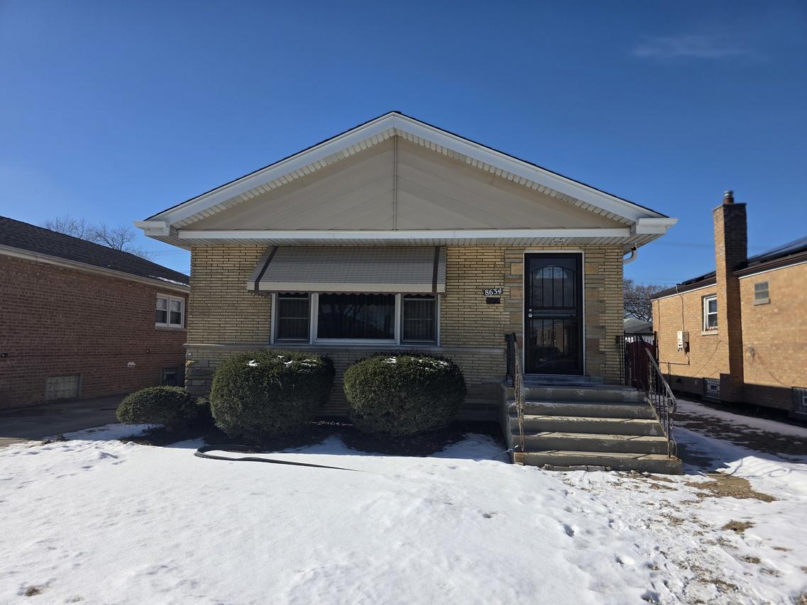 8634 S Kolin Ave., Chicago, IL 60652