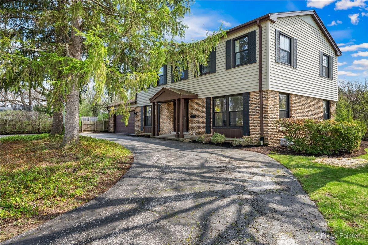 315 Charal Ln., Highland Park, IL 60035