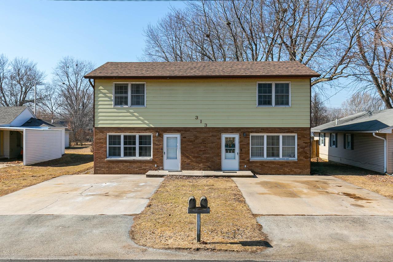 313 5th St., Colona, IL 61241