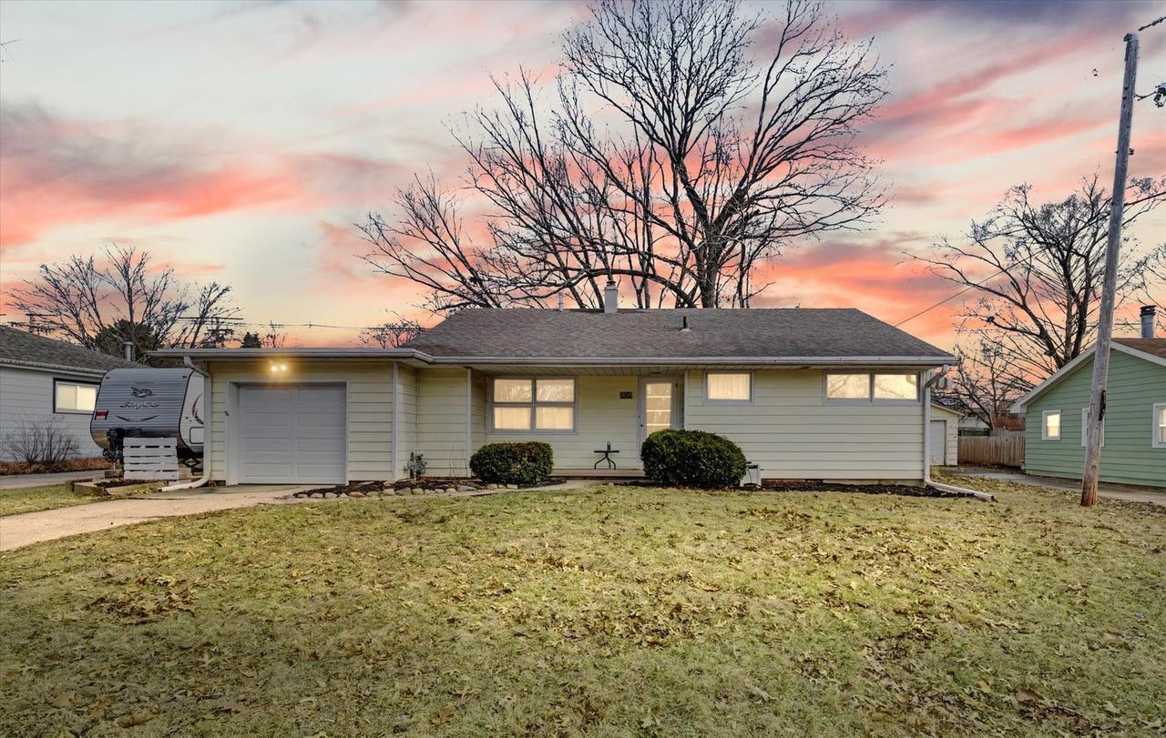 1104 Cambridge Dr., Champaign, IL 61821