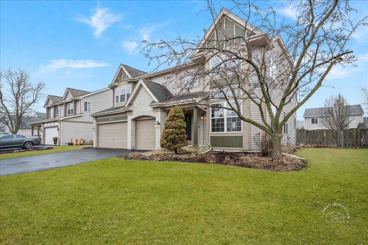 1635 Rosehall Ln., Elgin, IL 60123