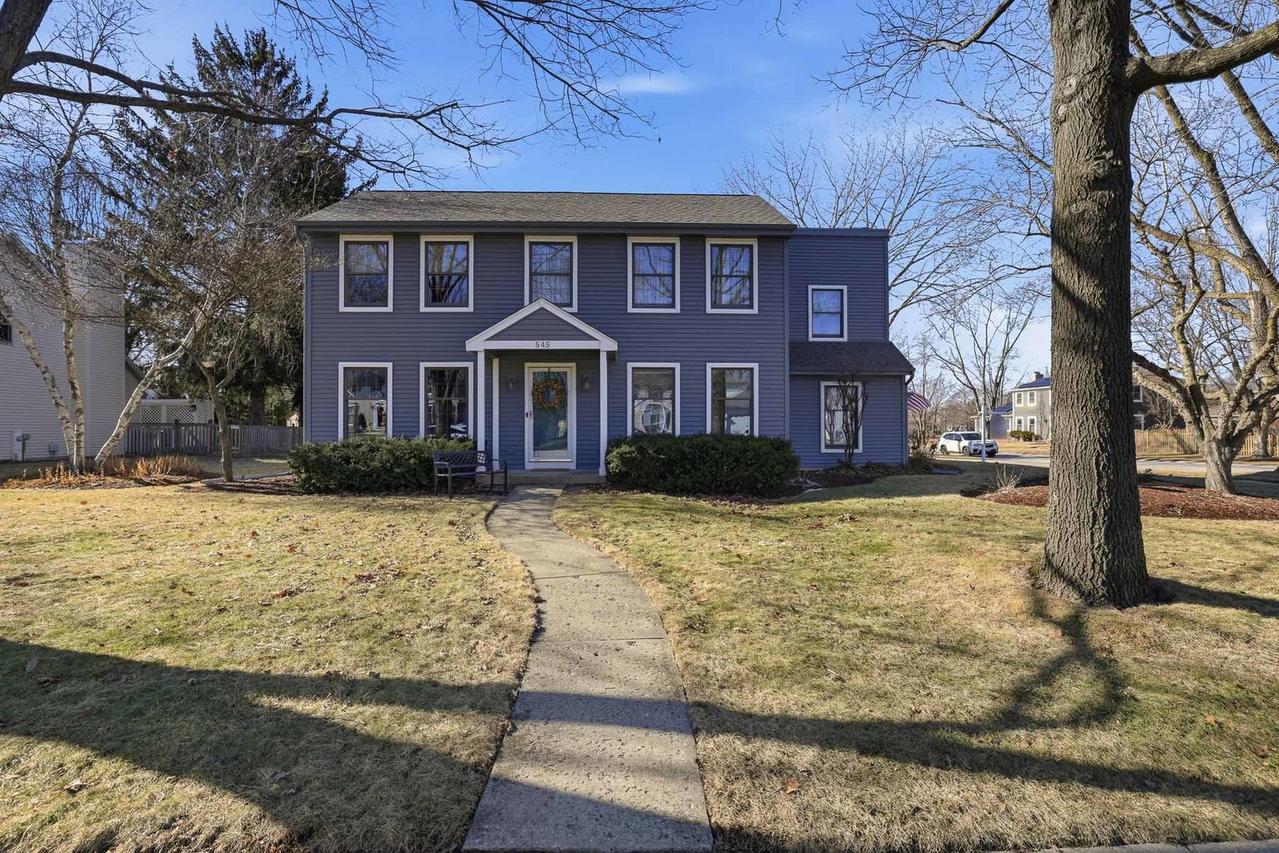 545 Blackhawk Dr., Batavia, IL 60510