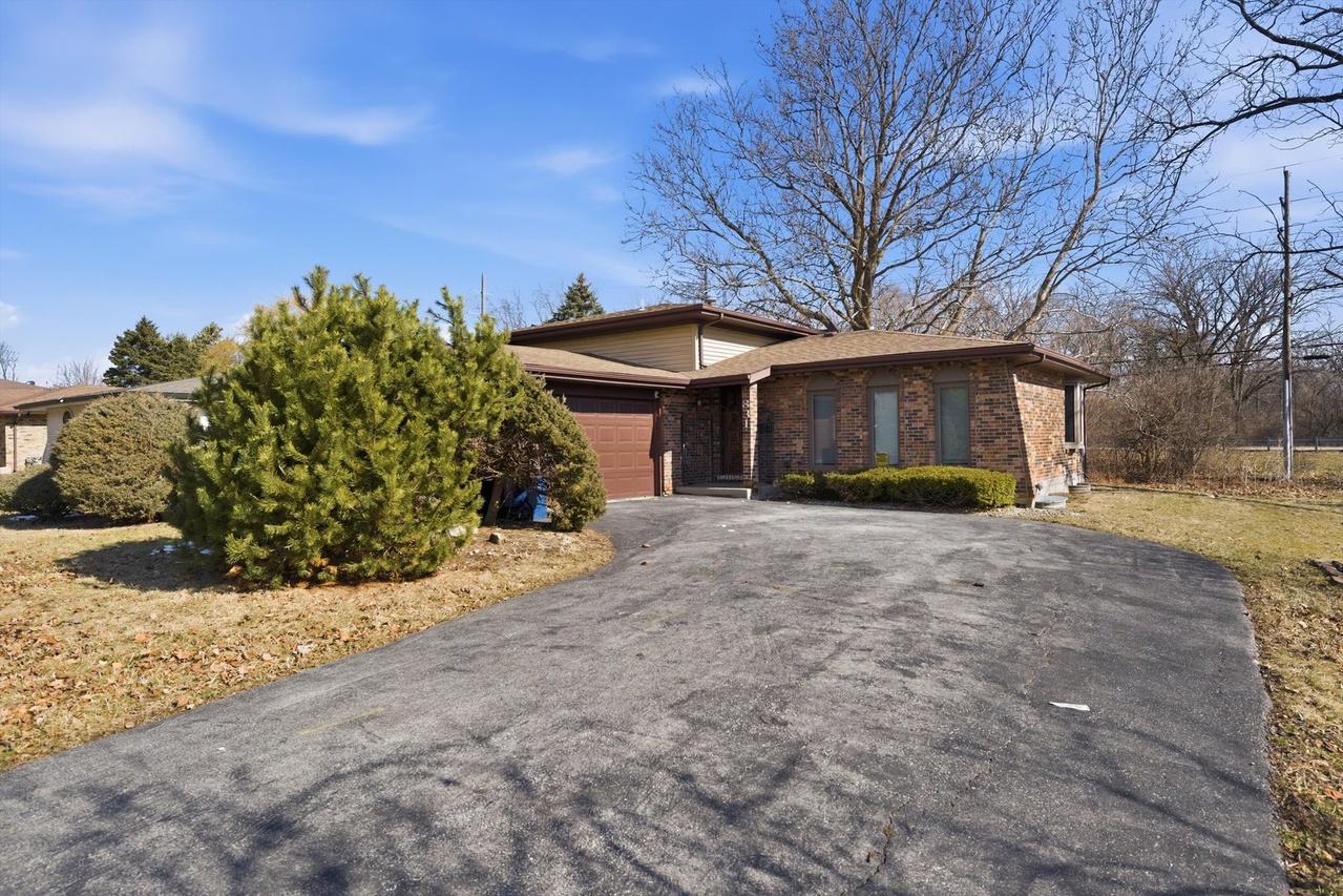 831 Violet Ln., Matteson, IL 60443