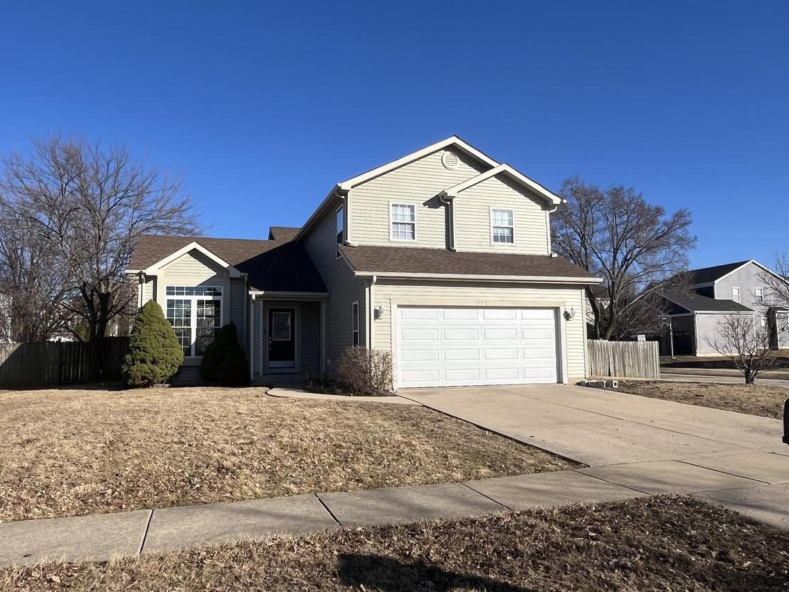 246 Homewood Dr., Bolingbrook, IL 60440