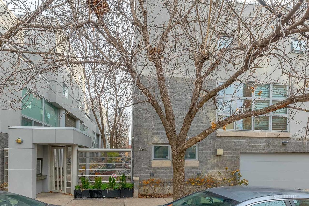 663 N Sangamon St. #3S, Chicago, IL 60642