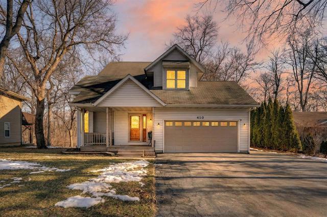 410 Talladega Dr., Poplar Grove, IL 61065
