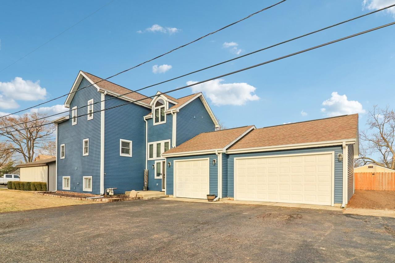 912 River Terrace Dr., Johnsburg, IL 60051