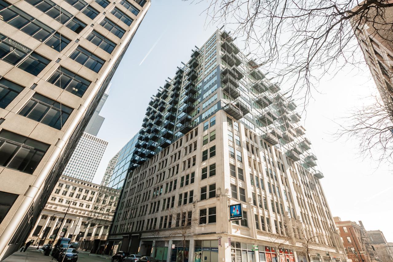 565 W Quincy St. #710, Chicago, IL 60661