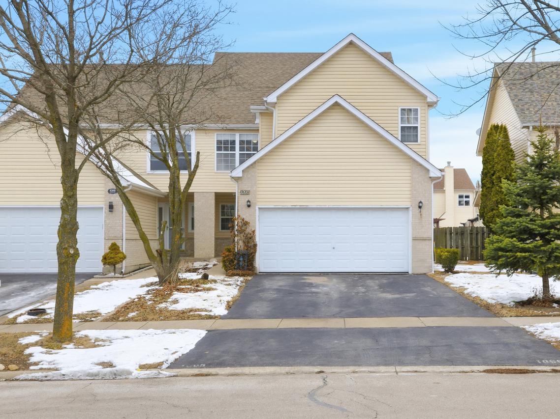 1096 Viewpoint Dr., Lake In The Hills, IL 60156