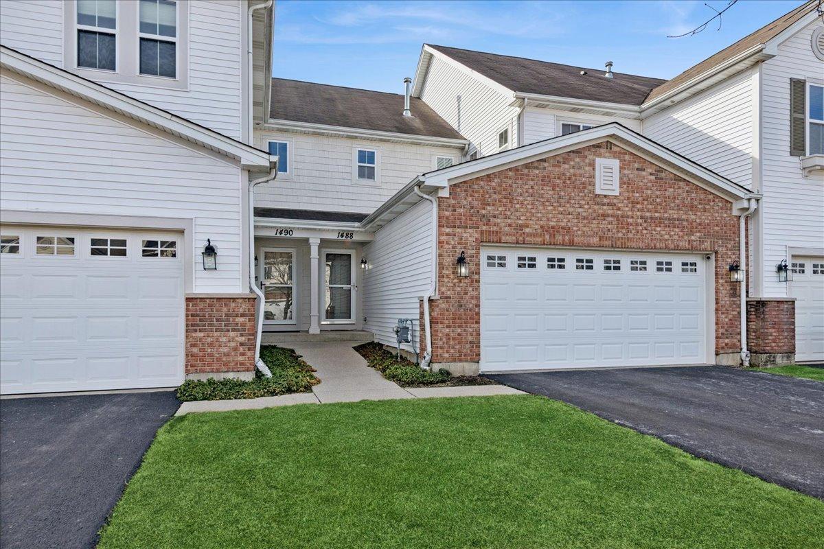 1488 Yosemite Cir., Crystal Lake, IL 60014