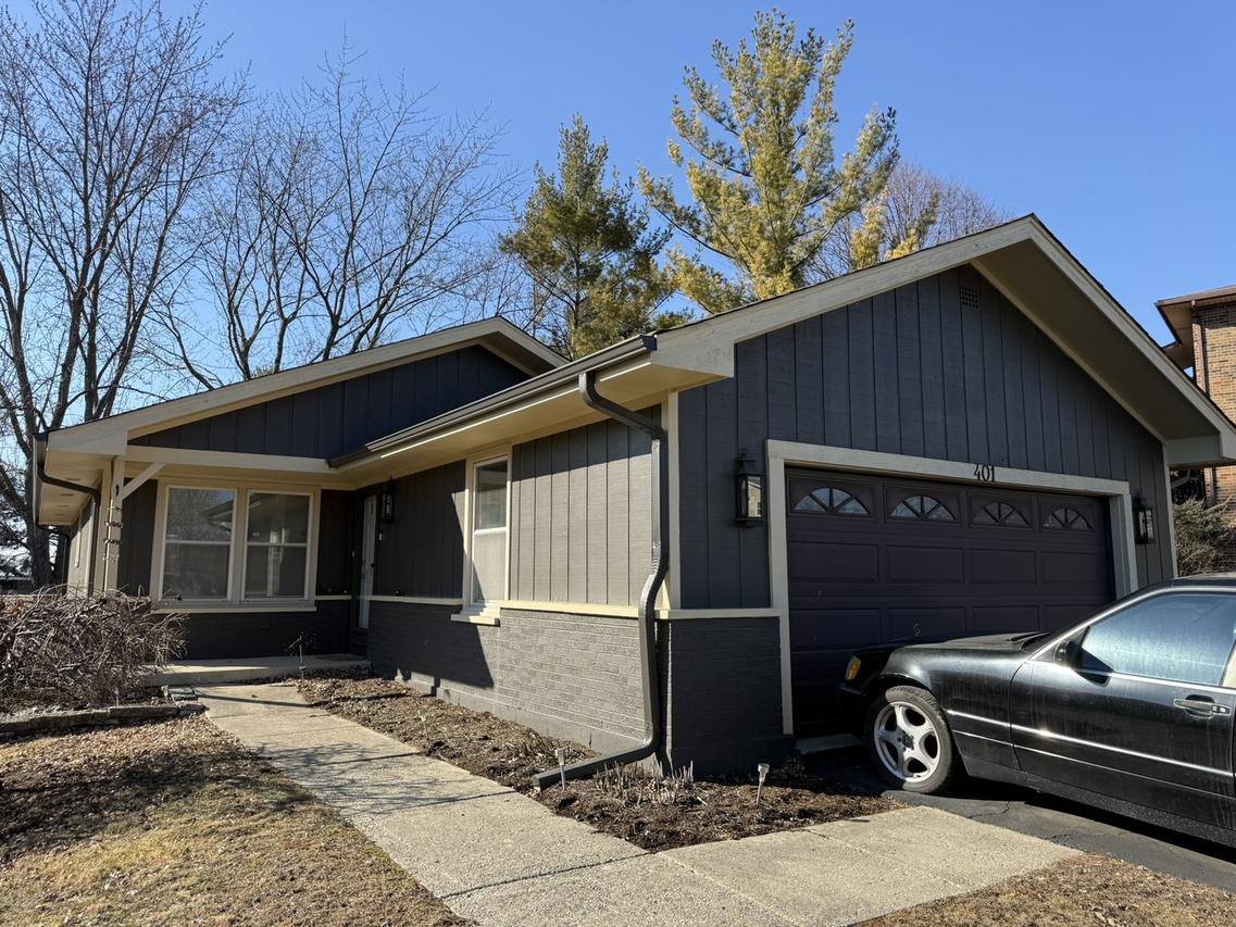 401 S Whispering Hills Dr., Naperville, IL 60540