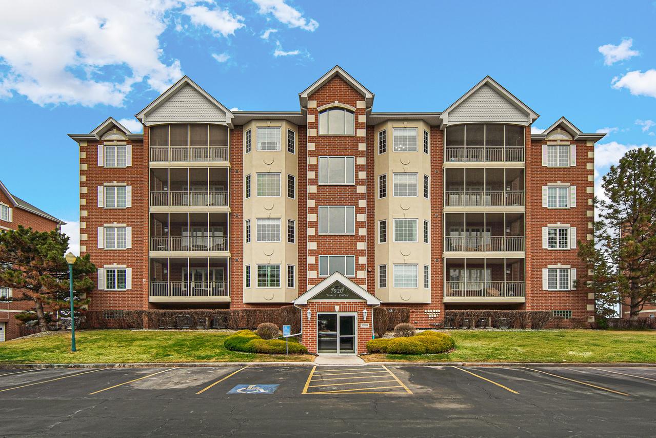 7920 Trinity Cir. #4SW, Tinley Park, IL 60487