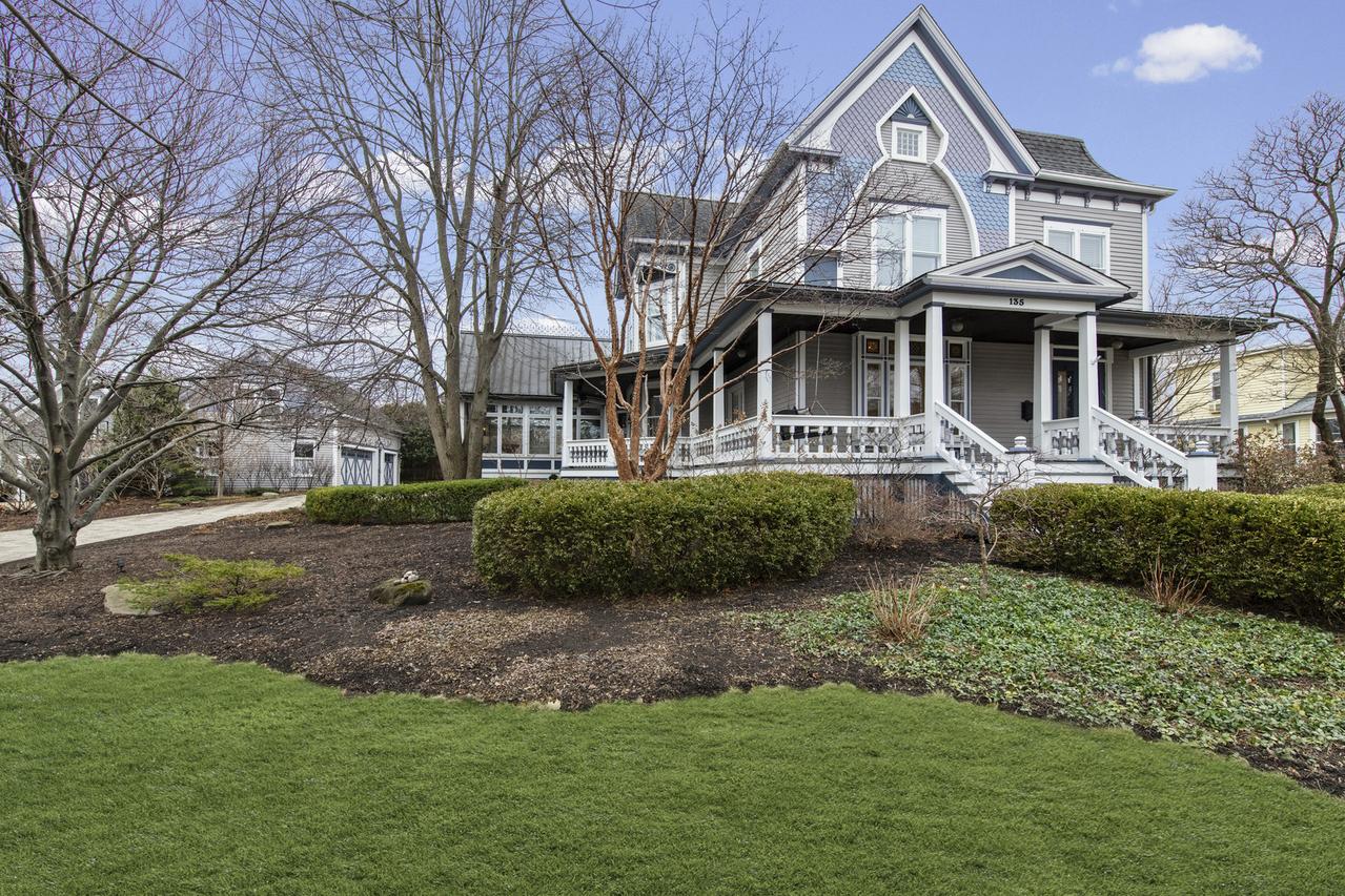 135 W Lake St., Barrington, IL 60010