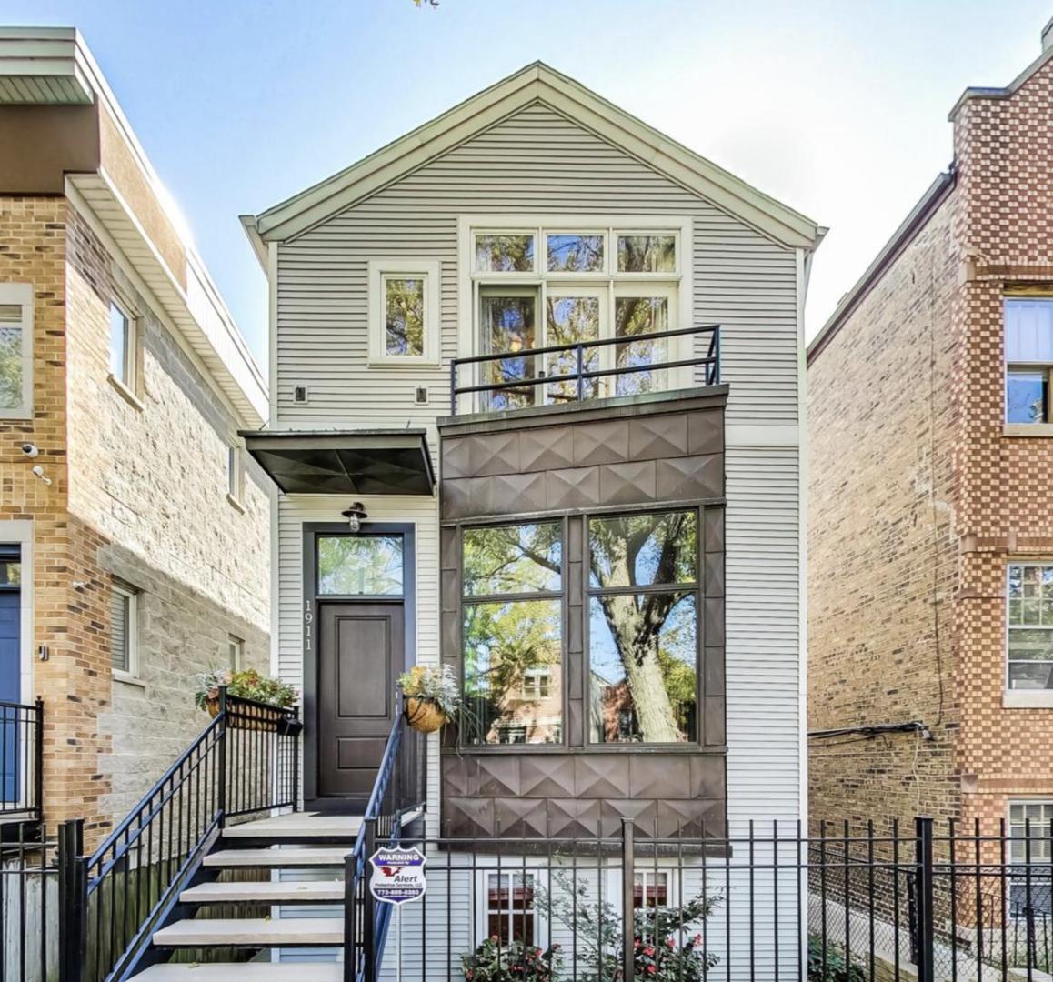 1911 W Dickens Ave., Chicago, IL 60614
