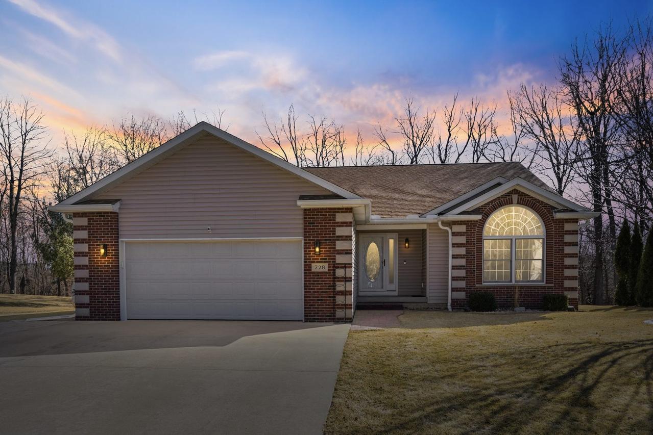 728 10th Avenue Ct., Hampton, IL 61256