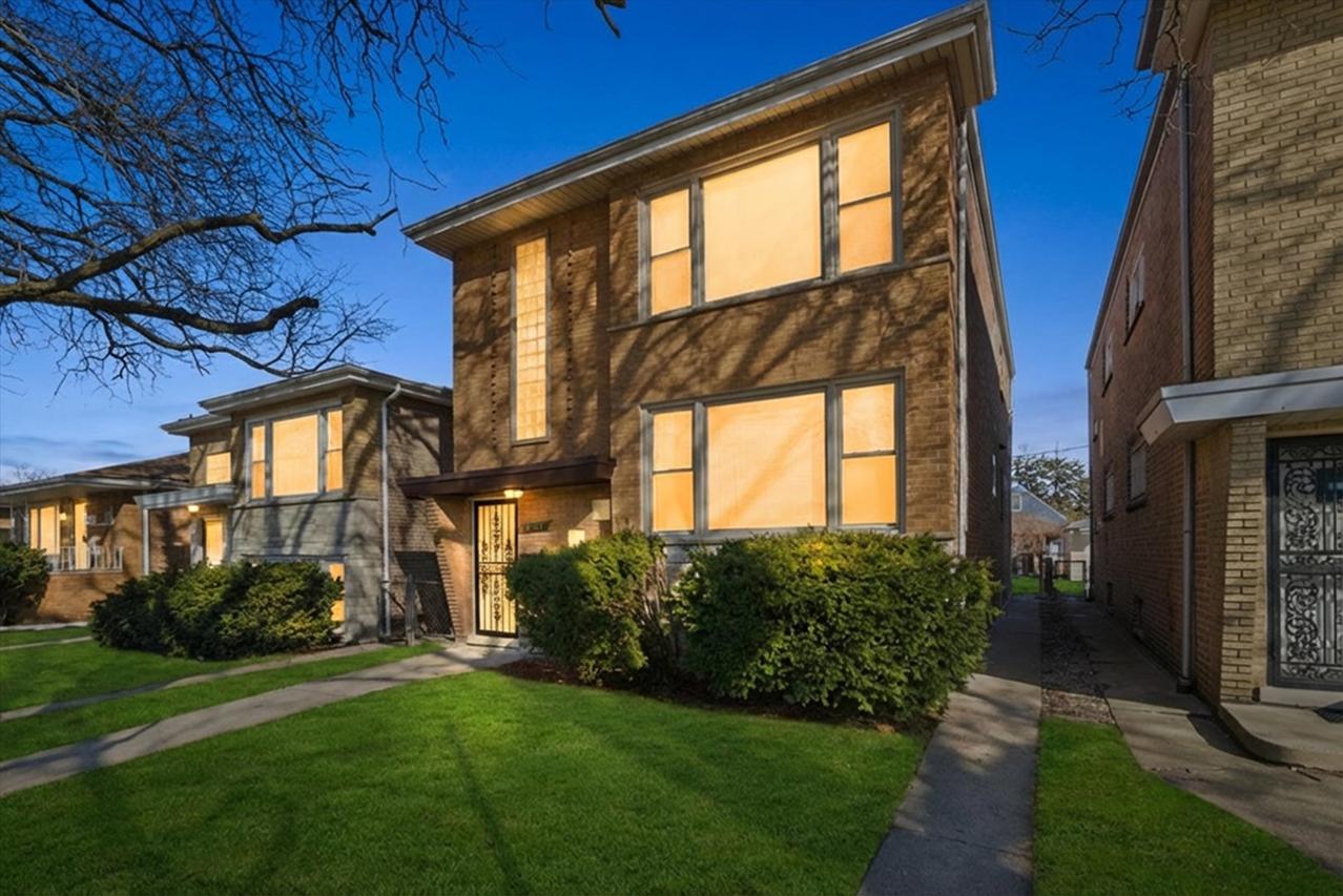 8121 S Commercial Ave., Chicago, IL 60617