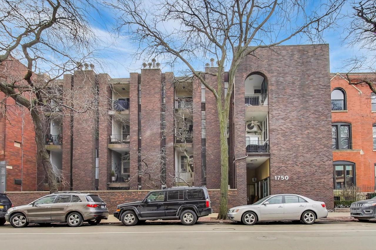 1750 N Wells St. #103, Chicago, IL 60614
