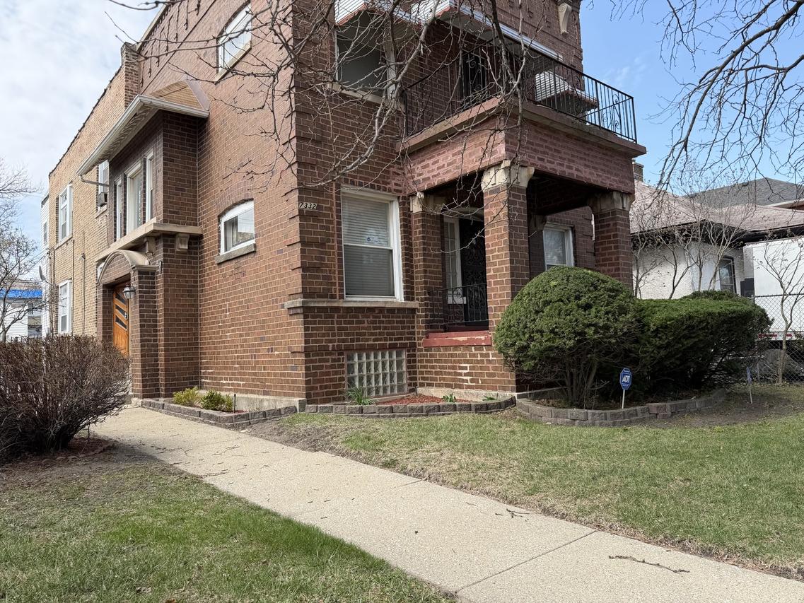 7332 S Luella Ave., Chicago, IL 60649