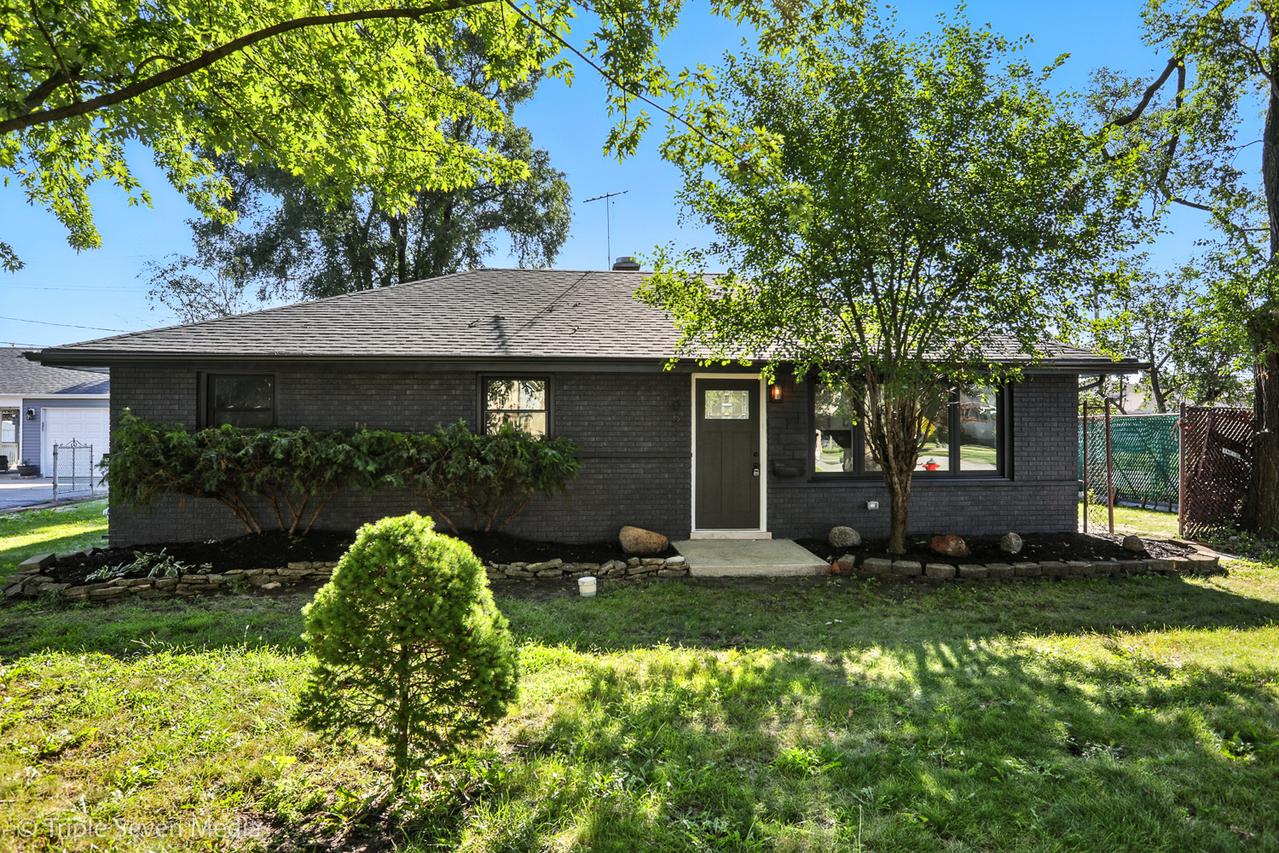 8053 Newland Ave., Burbank, IL 60459