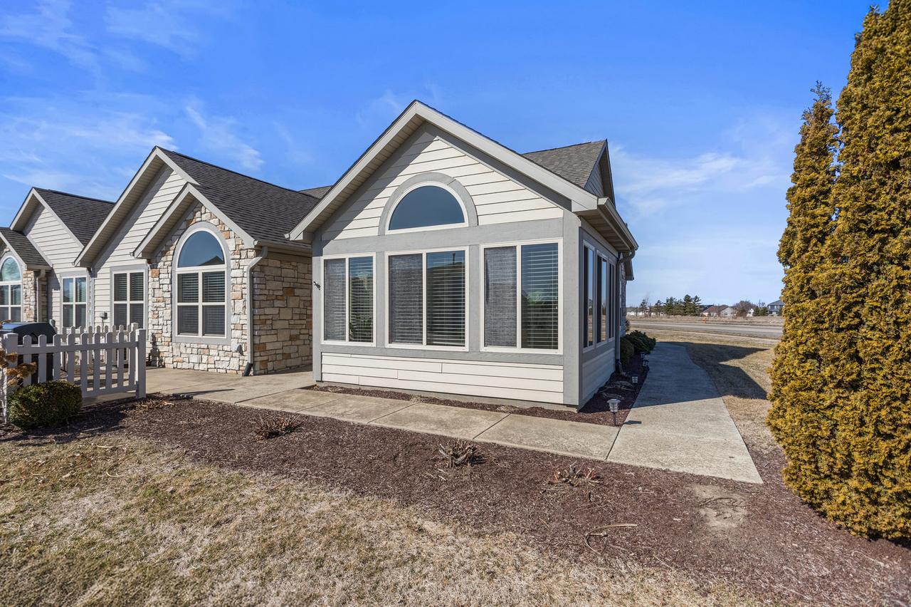 2748 J T Coffman Dr., Champaign, IL 61822