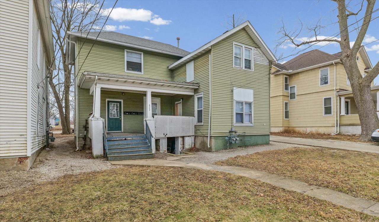 820 W Washington St., Bloomington, IL 61701