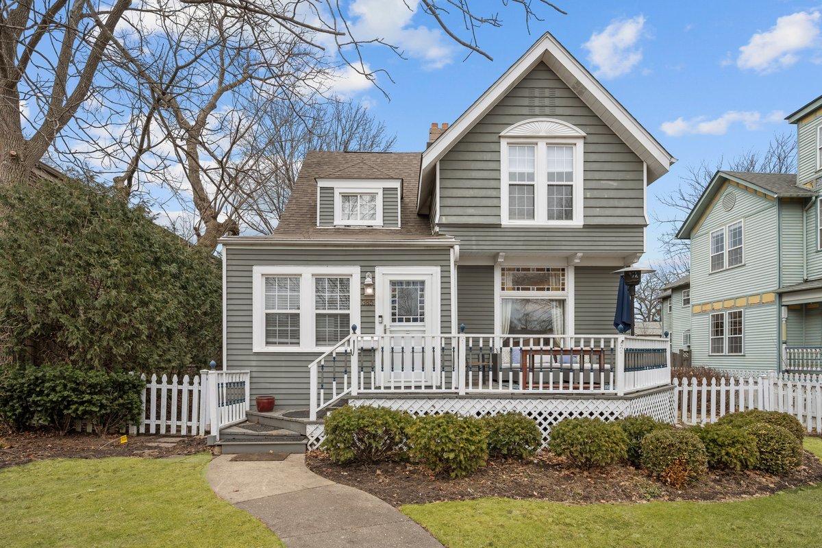 385 Park Ave., Highland Park, IL 60035