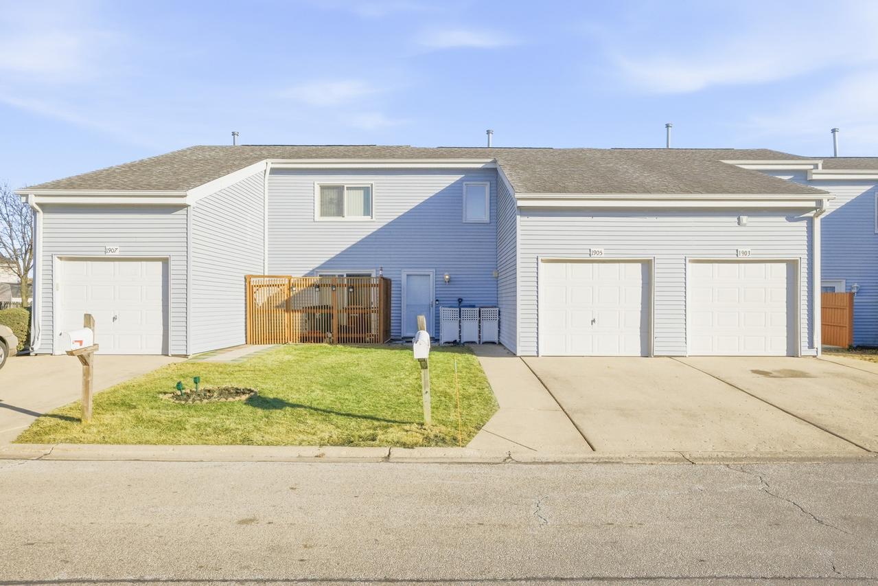 1905 Basswood Ln., Glendale Heights, IL 60139