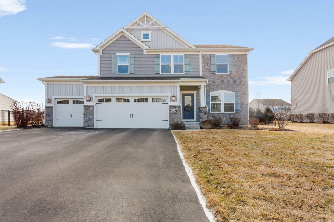 959 Sunburst Ln., Gilberts, IL 60136