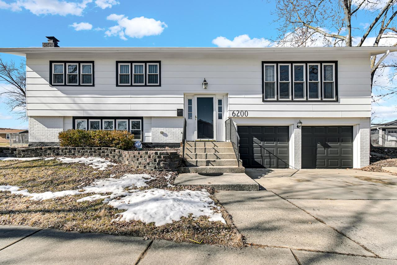 6200 Rob Roy Dr., Oak Forest, IL 60452