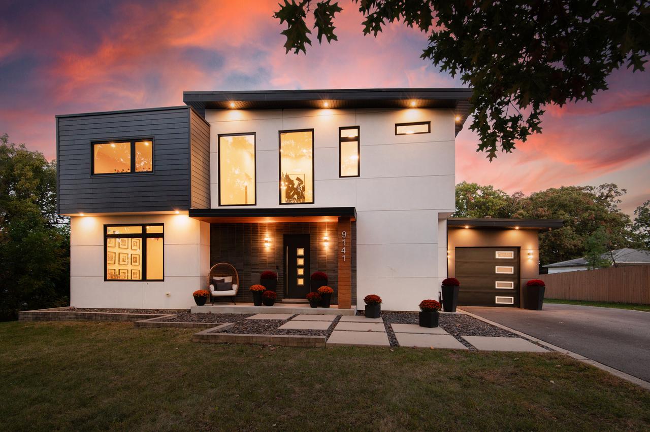 9141 S 83rd Ave., Hickory Hills, IL 60457