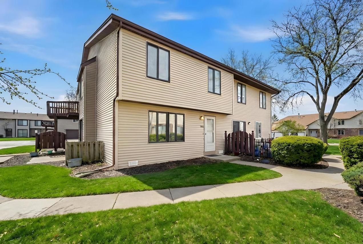 1729 Cedarbrook Ct., Sycamore, IL 60178