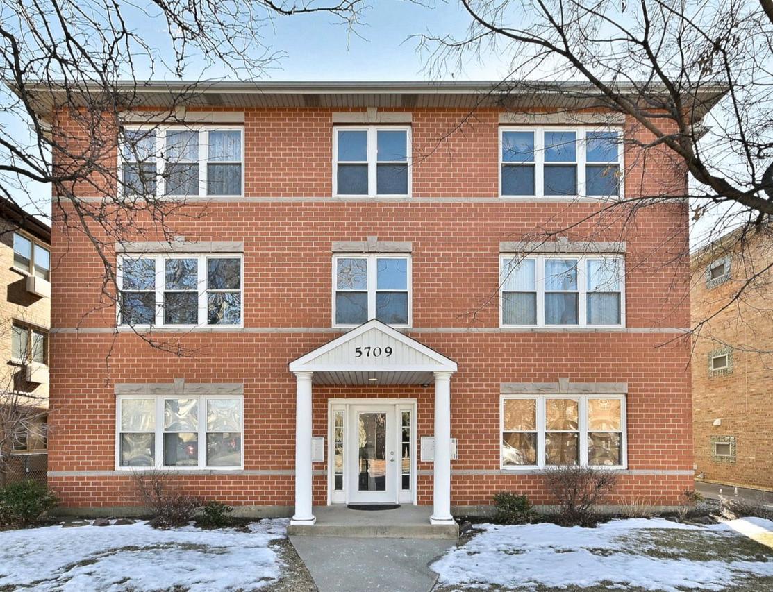 5709 W Lawrence Ave. #3W, Chicago, IL 60630