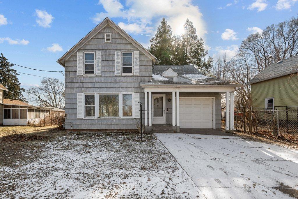 1524 23rd Ave., Moline, IL 61265