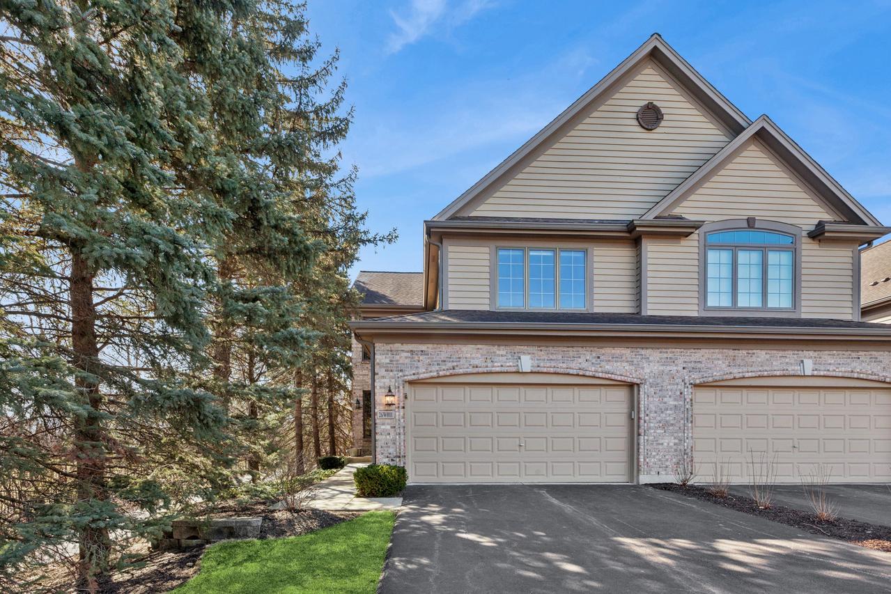 26W011 Klein Creek Dr., Winfield, IL 60190