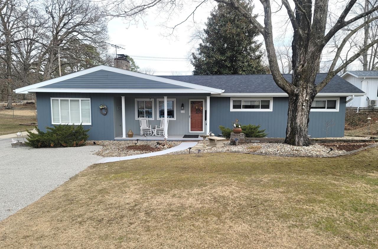 1110 N Franklin St., Salem, IL 62881