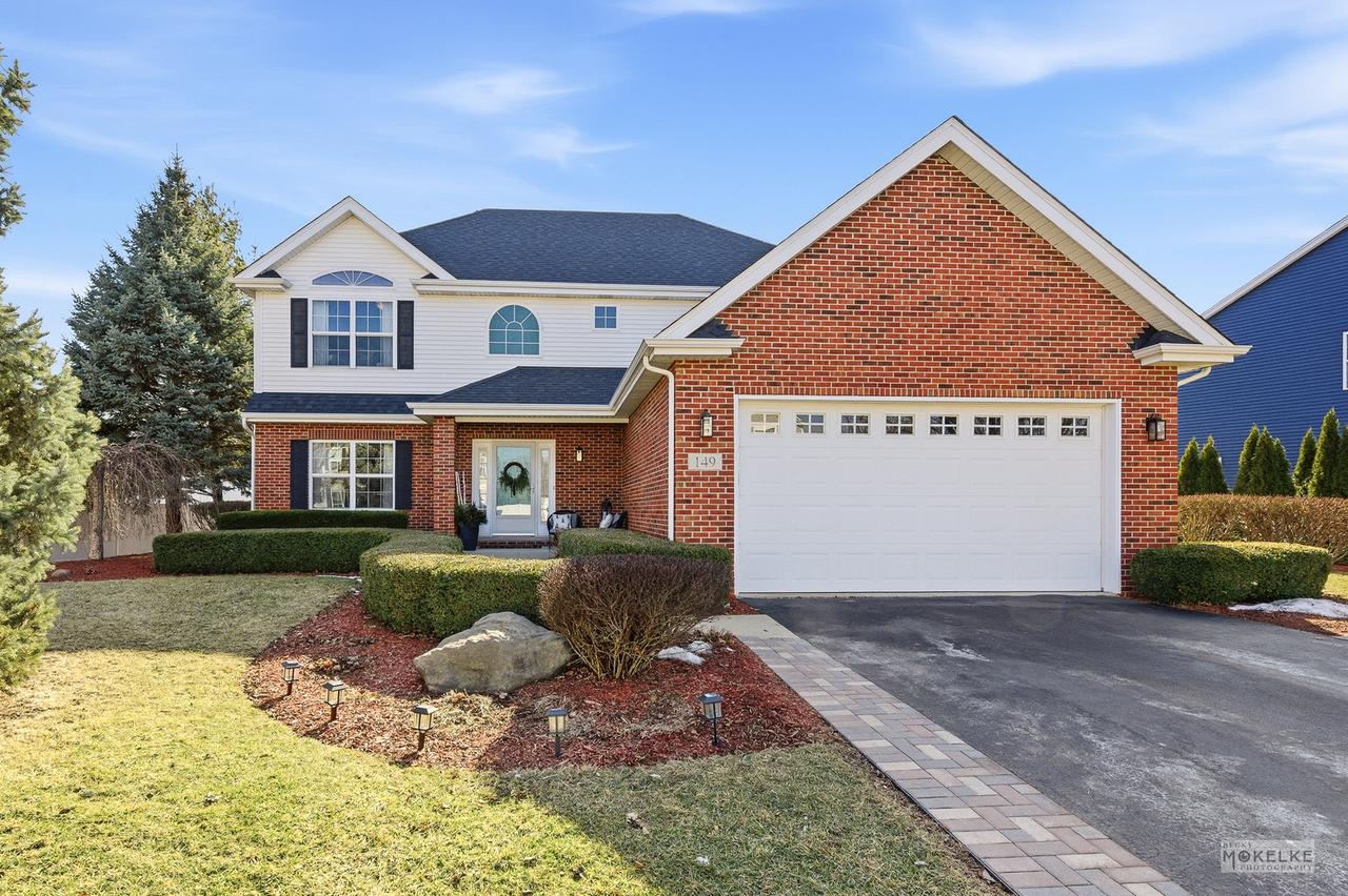 149 N Willowwood Dr., Oswego, IL 60543