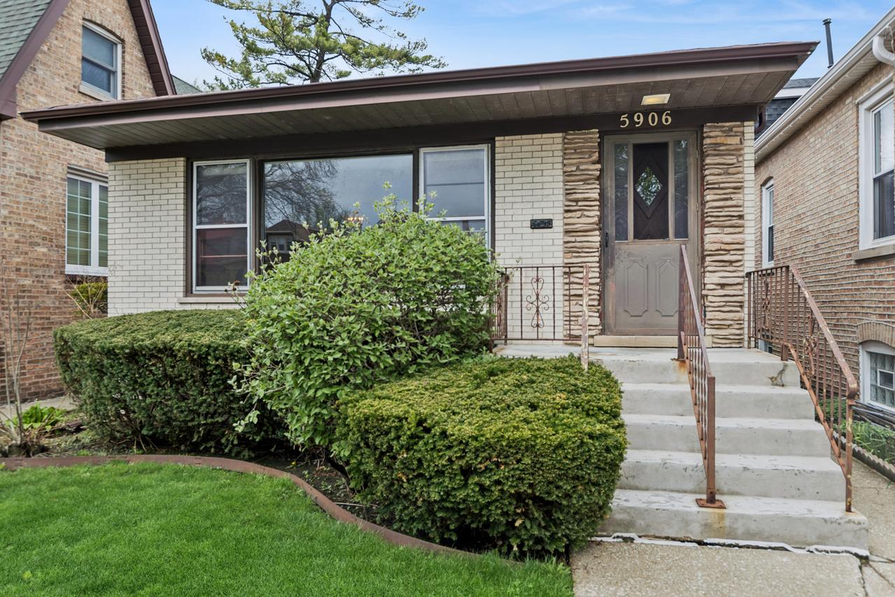 5906 Capulina Ave., Morton Grove, IL 60053