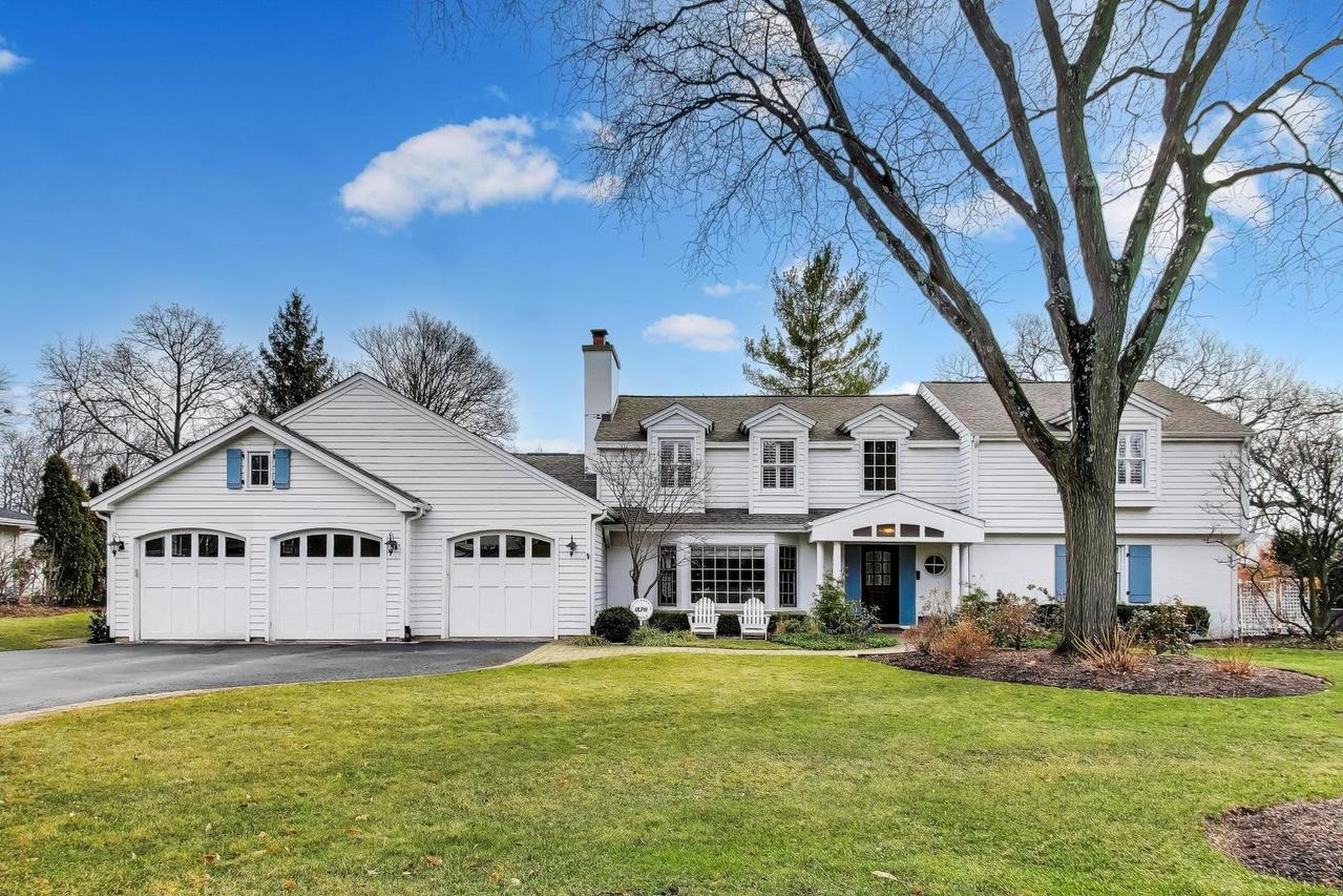 1233 Swainwood Dr., Glenview, IL 60025