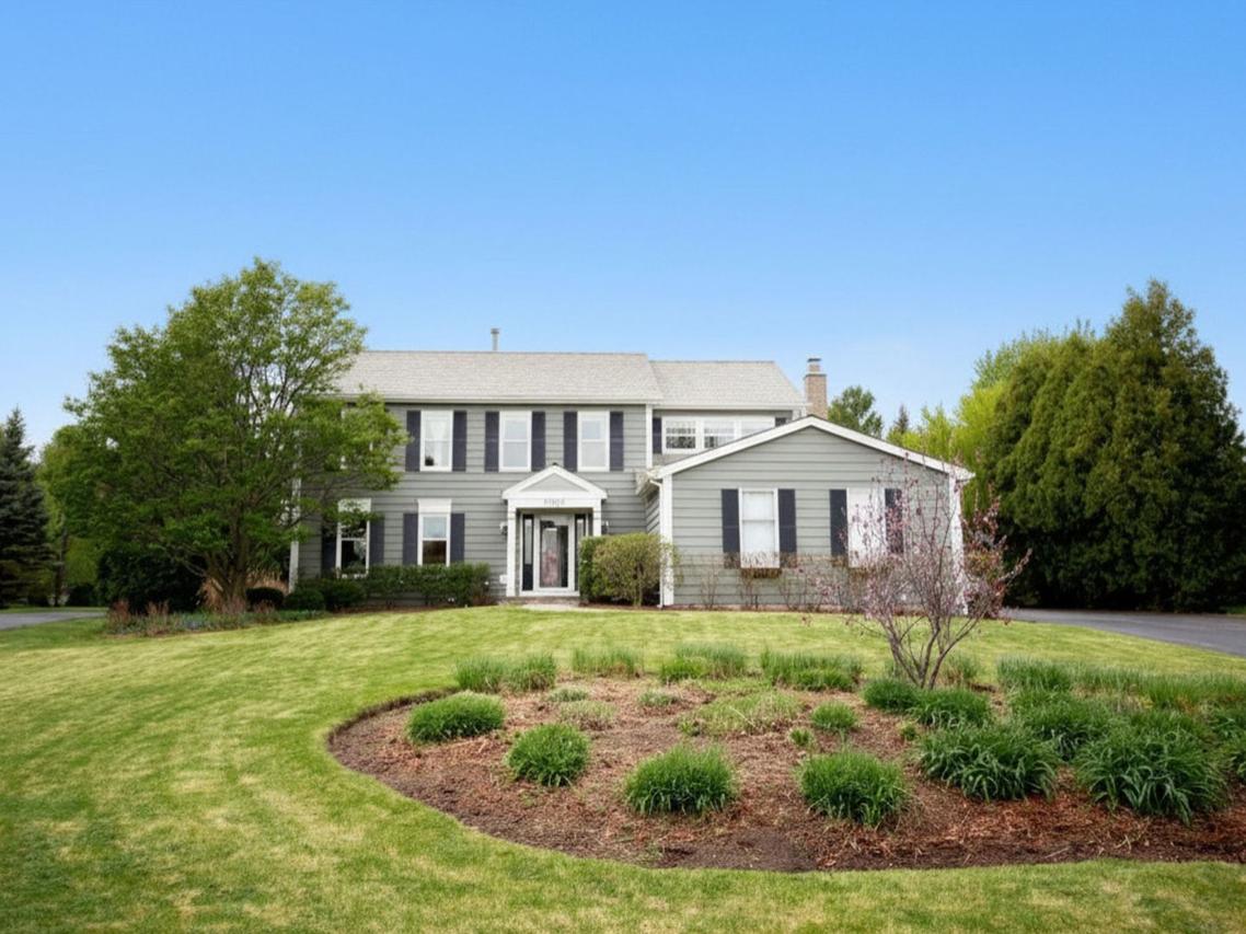 17945 W Pond Ridge Cir., Gurnee, IL 60031