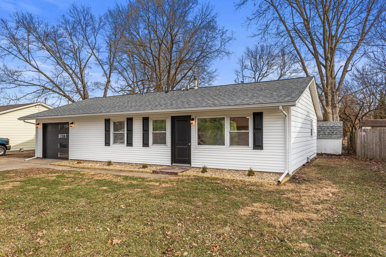 1710 Crescent Dr., Champaign, IL 61821