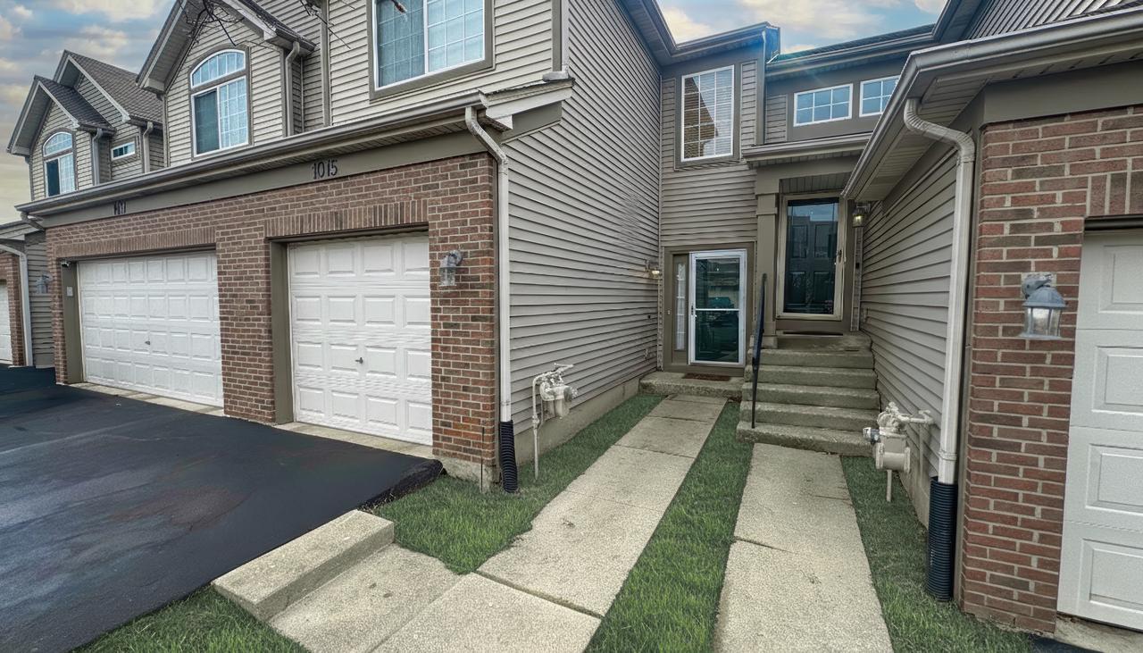 1015 Woodview Ct., Aurora, IL 60502