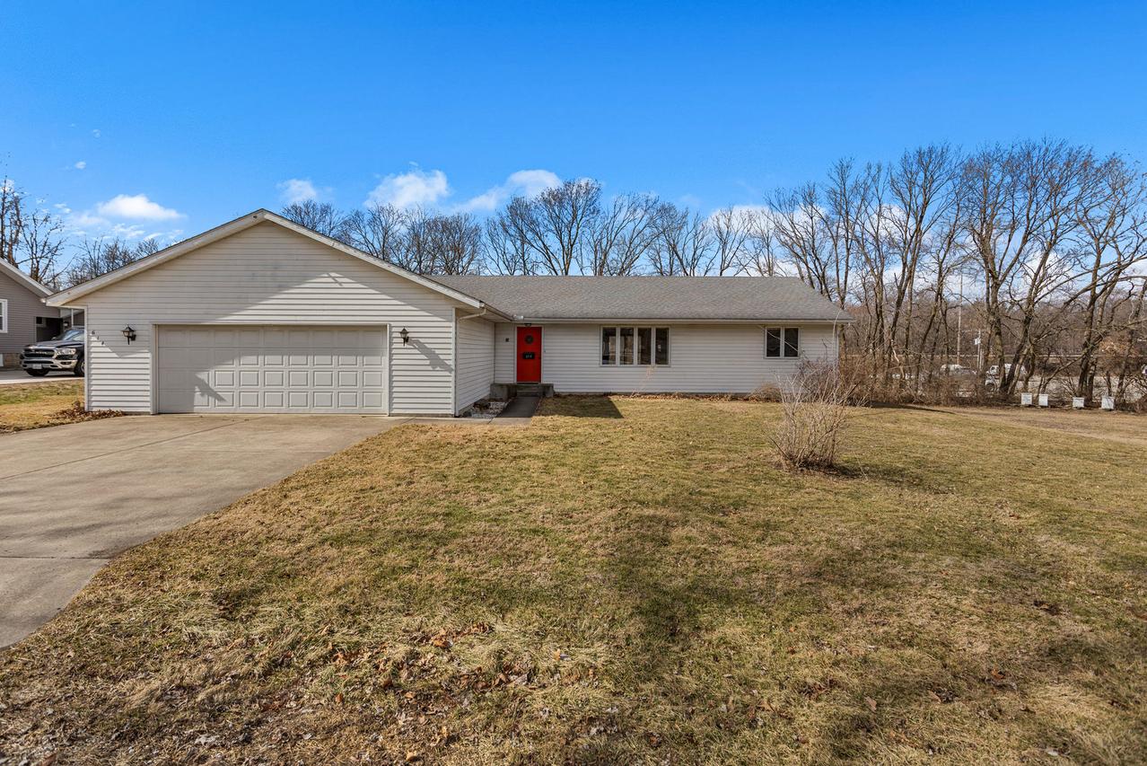 614 S Irving St., Monticello, IL 61856