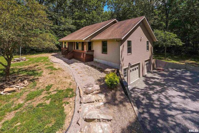 17937 Caplinger Pond Rd., Marion, IL 62959