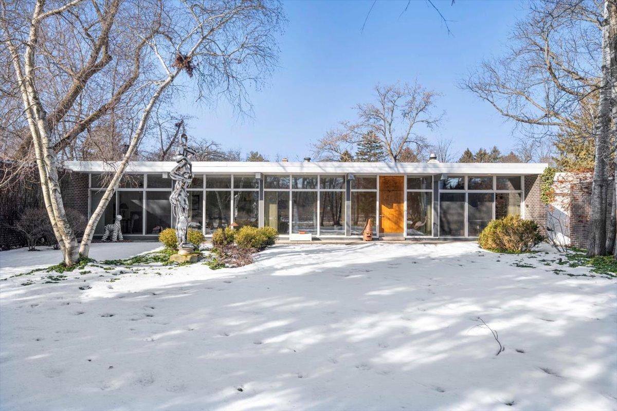 270 Euclid Ave., Winnetka, IL 60093