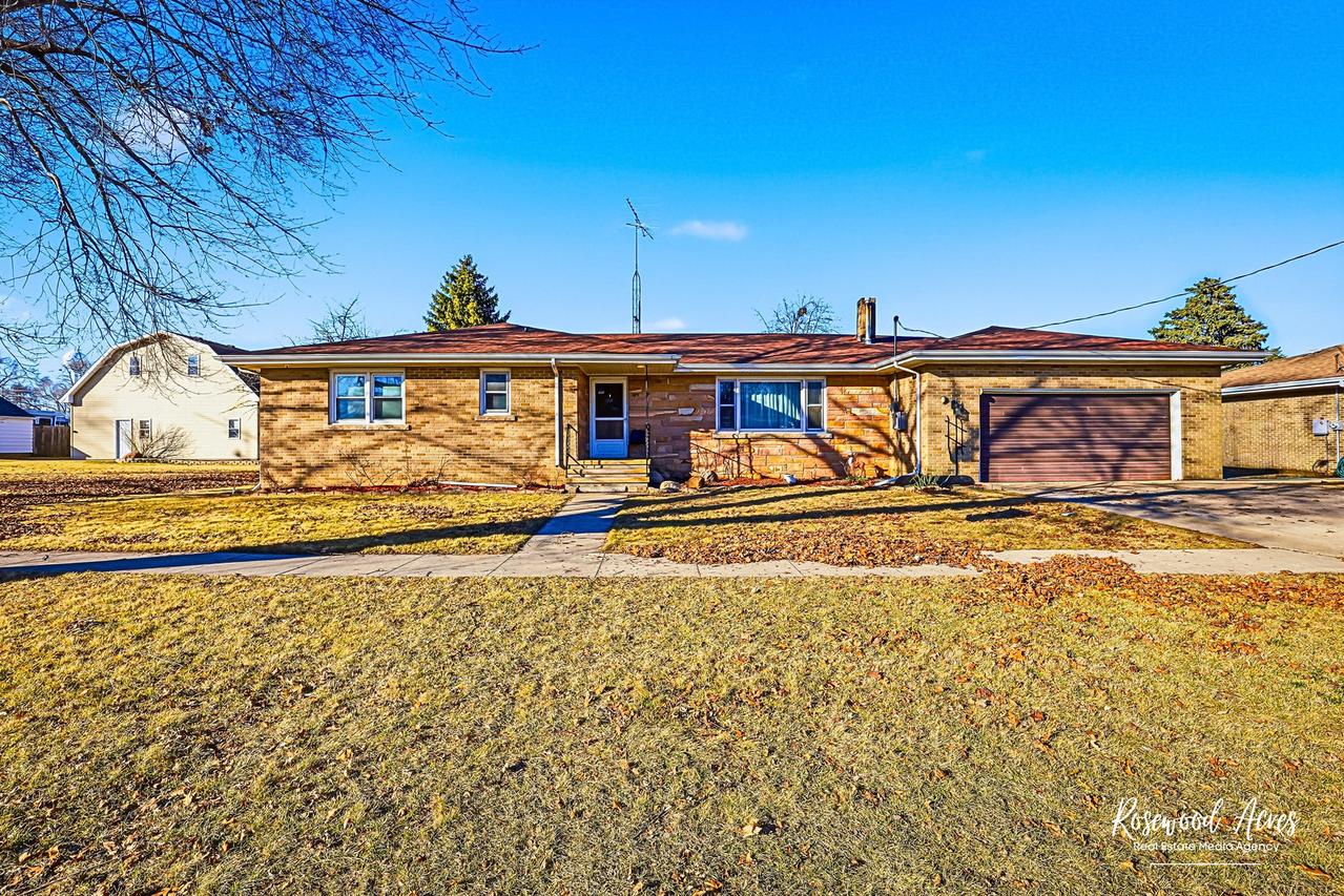 209 E 3rd St., Aroma Park, IL 60910