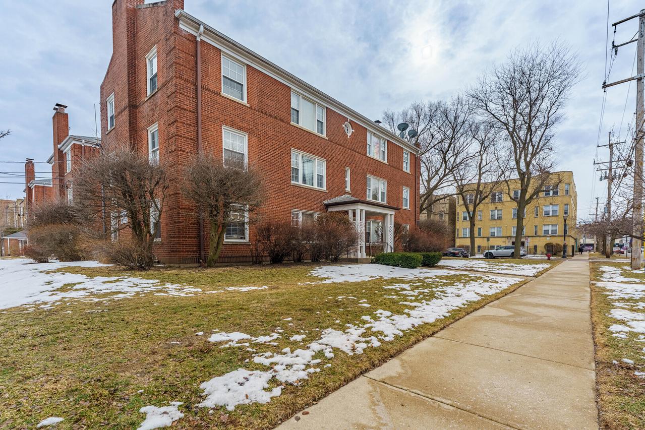 131 Elmwood Ave. #2N, Evanston, IL 60202