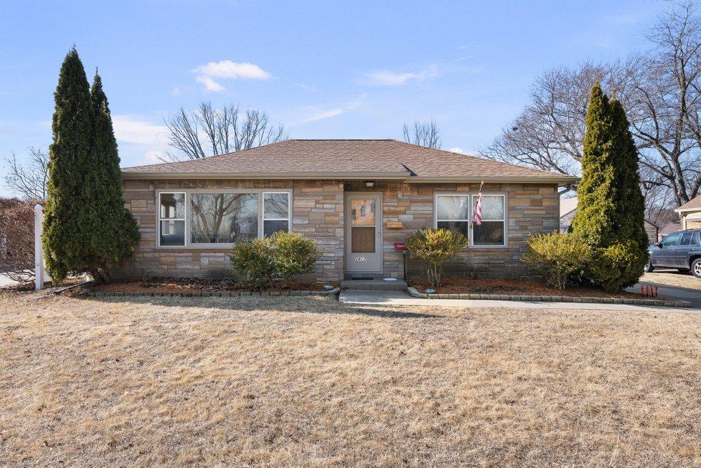 2617 19th St., Moline, IL 61265