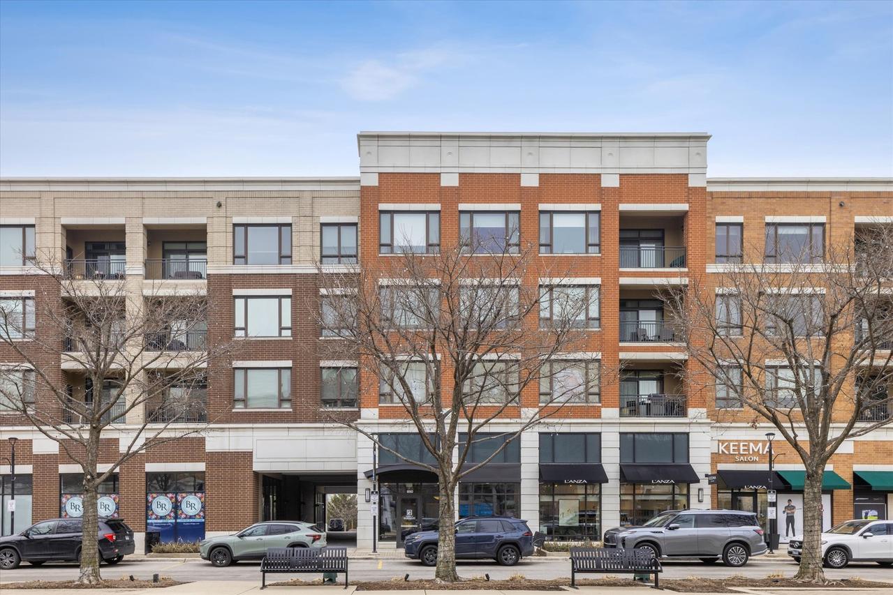 850 Village Center Dr. #201, Burr Ridge, IL 60527