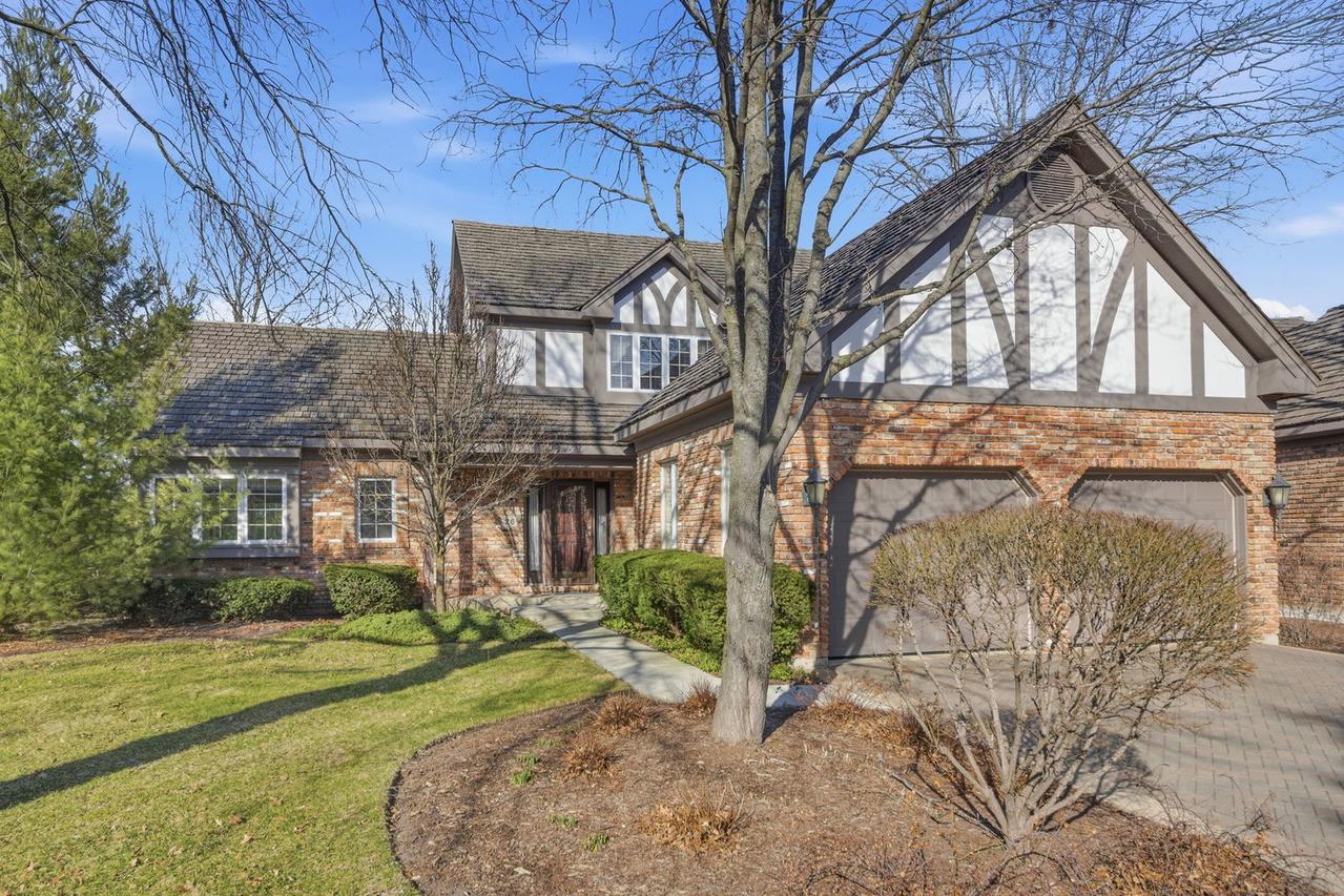 26 Lake Ridge Club Dr., Burr Ridge, IL 60527